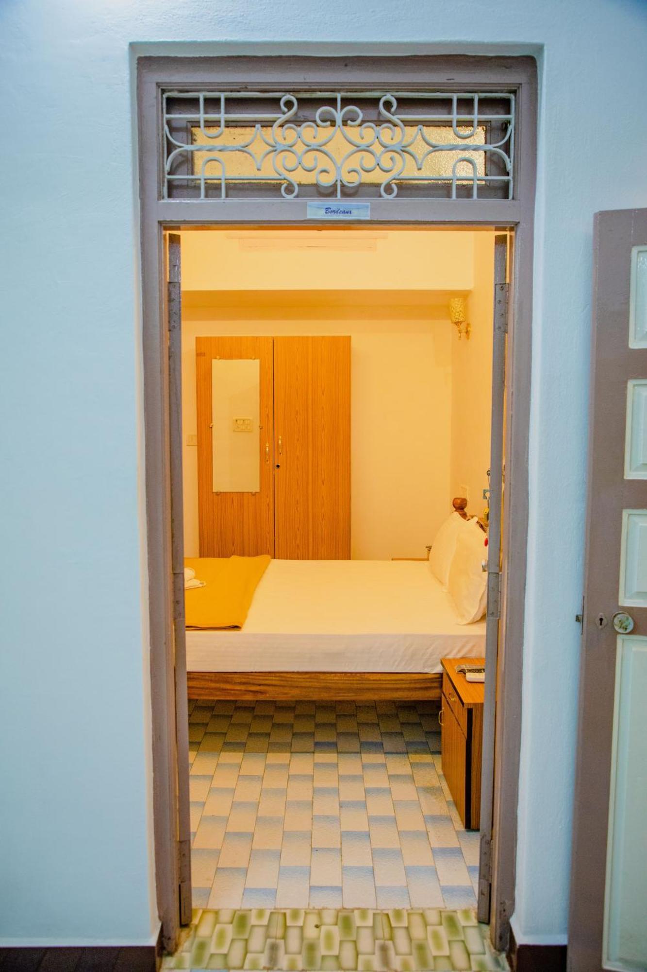 Maison Blanche Near Rock Beach Hotel Pondicherry Ngoại thất bức ảnh