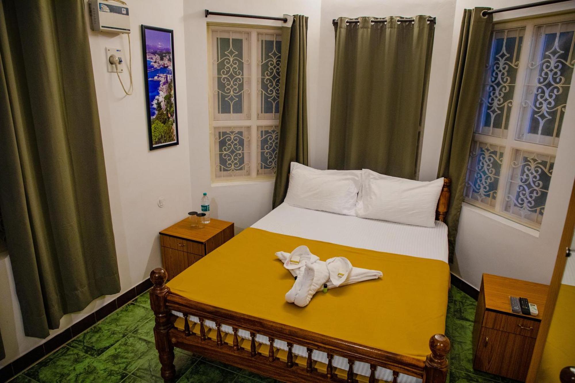 Maison Blanche Near Rock Beach Hotel Pondicherry Ngoại thất bức ảnh